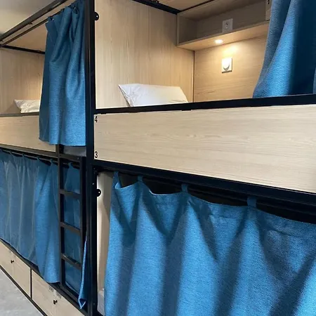 Yasi Hostel