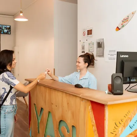 Yasi Hostel *